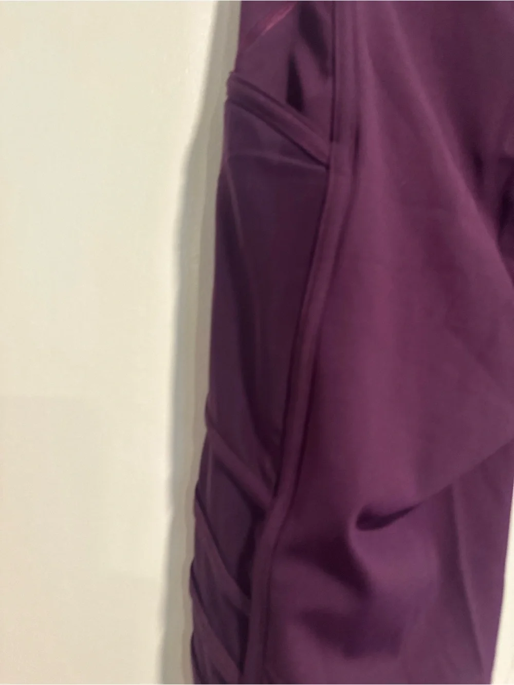 Lululemon Wild and Free purple leggings mesh sides/ pockets strappy detailing.